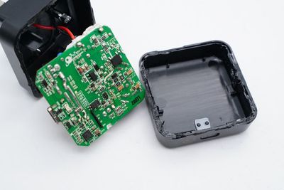 Hama 33W QC4+充电器拆解 德系品牌、中国制造，销往英国的科技传奇